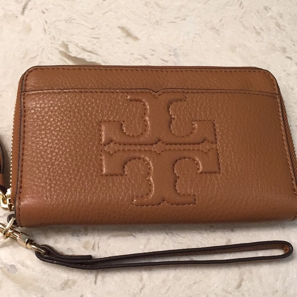 Tory Burch Handbags - Tory Burch Bombe-T Smartphone Wristlet in Bark